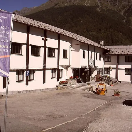 De La Telecabine Hotel Courmayeur